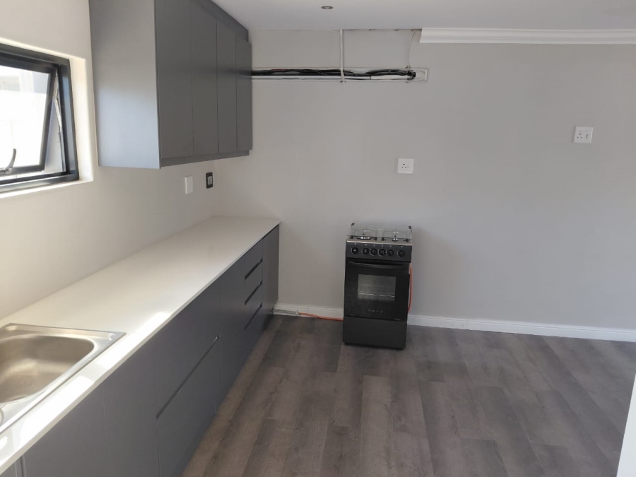 To Let 1 Bedroom Property for Rent in Protea Heights Western Cape